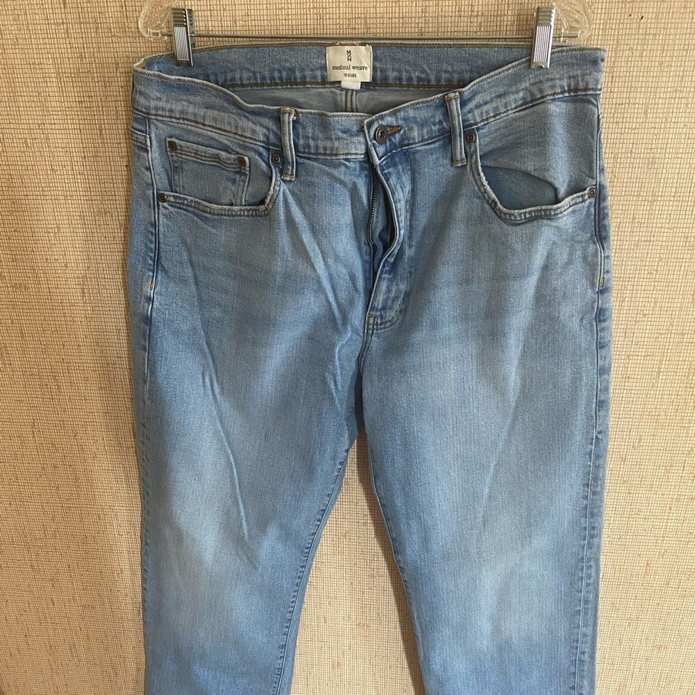 Relaxed Fit Mutual Weave Light Blue Men's Jeans - waist size 36